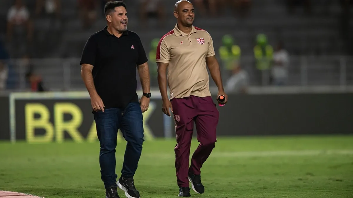 Barroca comenta sobre cochilo e elogia desempenho do CRB