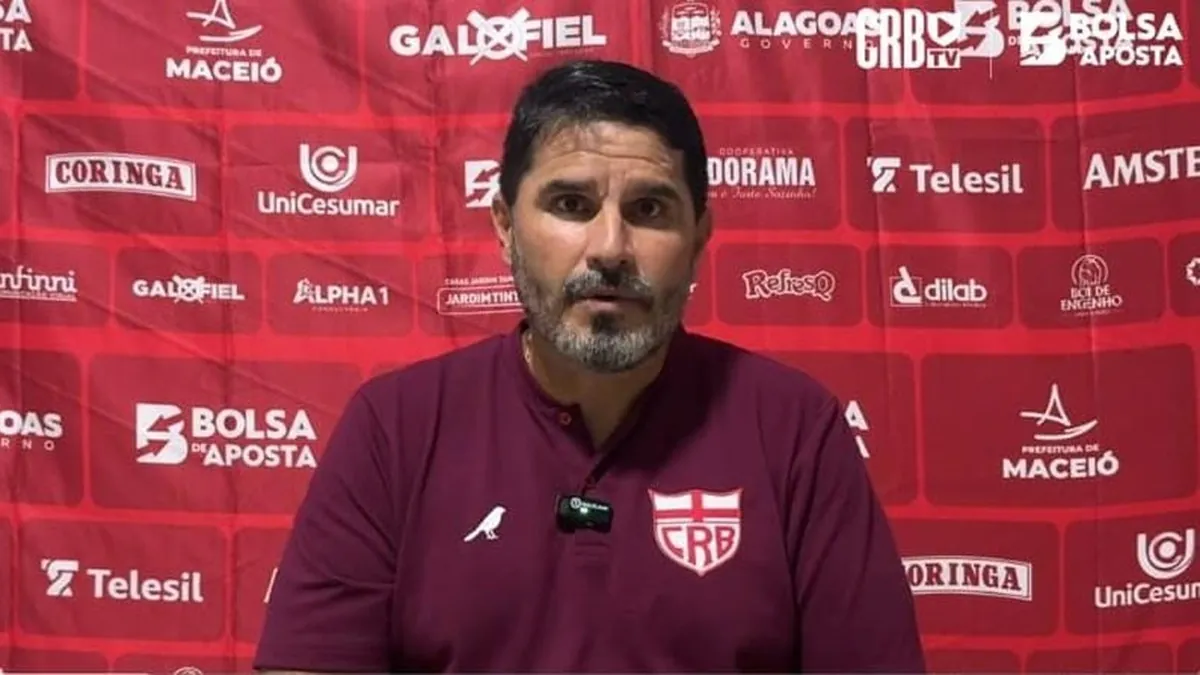 Barroca elogia desempenho do CRB contra o Operário: 'Quase perfeito'