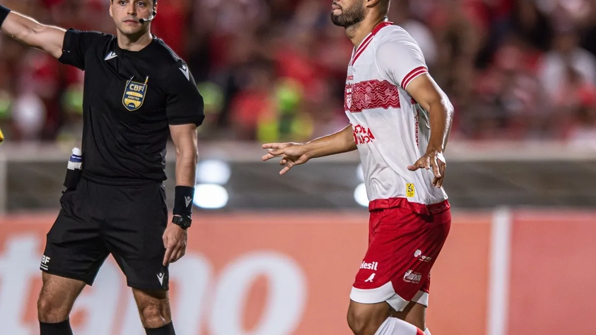 Barroca exalta desempenho dos novos jogadores na vitória do CRB