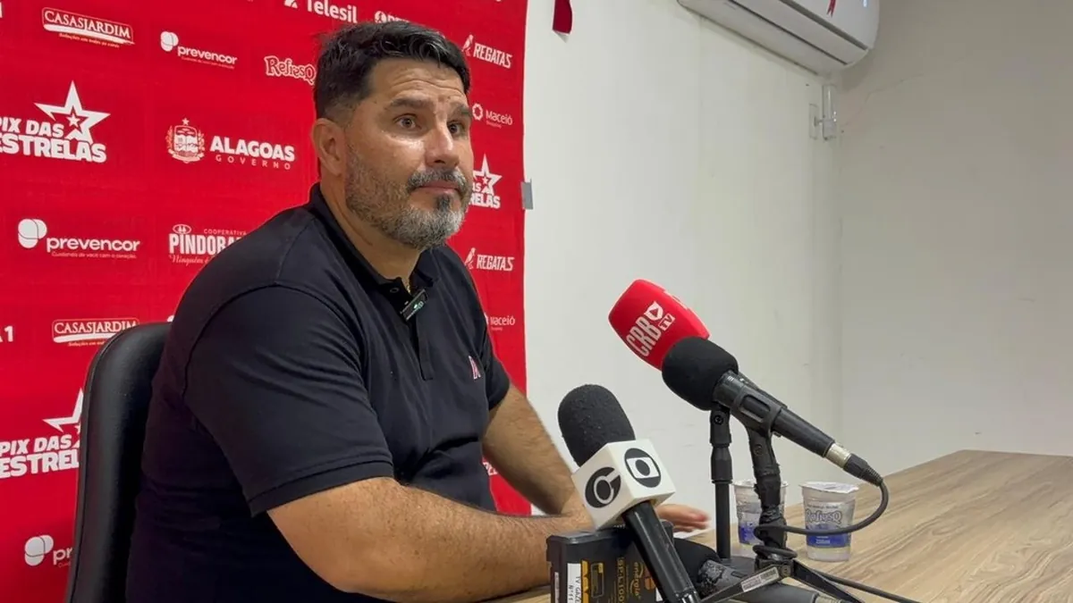 Barroca pede cautela ao CRB após triunfo em Goiás: 'A humildade é chave'