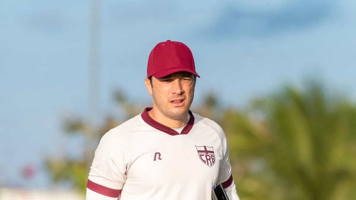 Bruno Pivetti altera o CRB para o duelo contra a Ponte; quais mudanças? - Fonte imagem: Globo Esporte