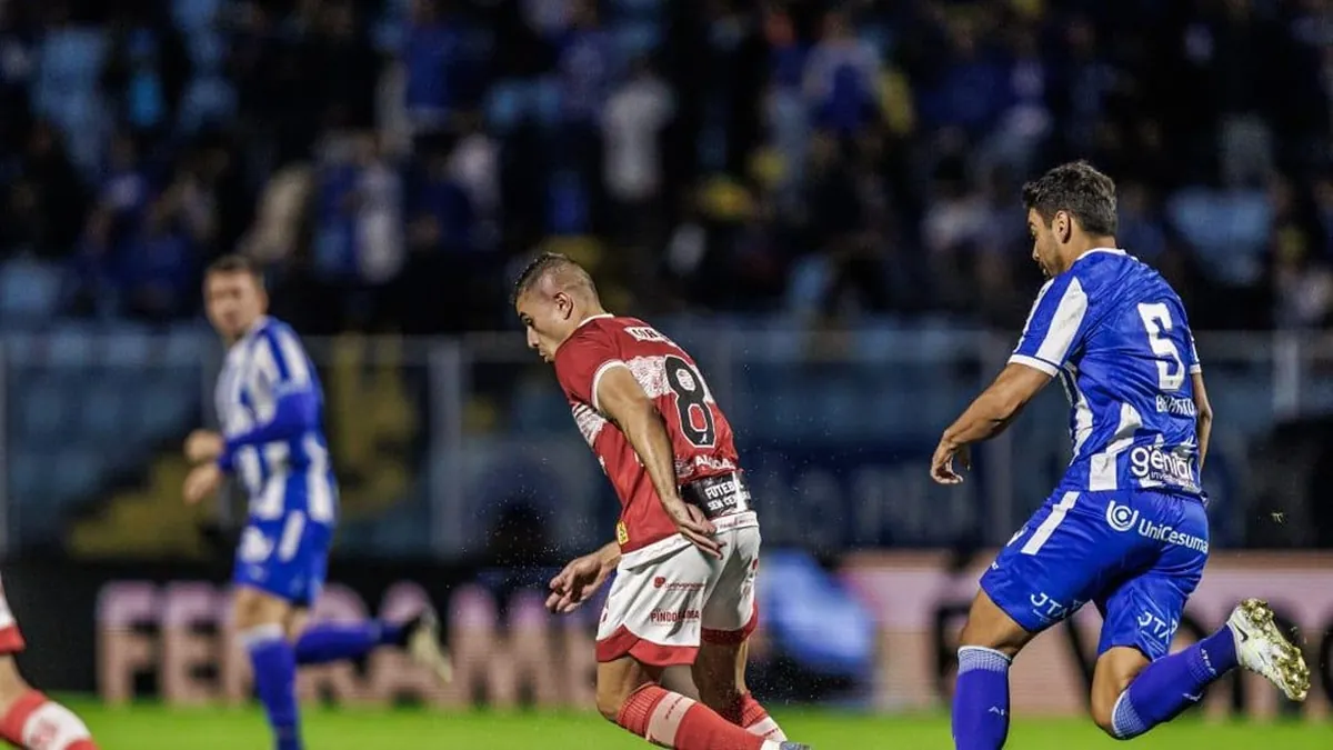 Como e onde acompanhar CRB e Avaí ao vivo? Veja horários e times!