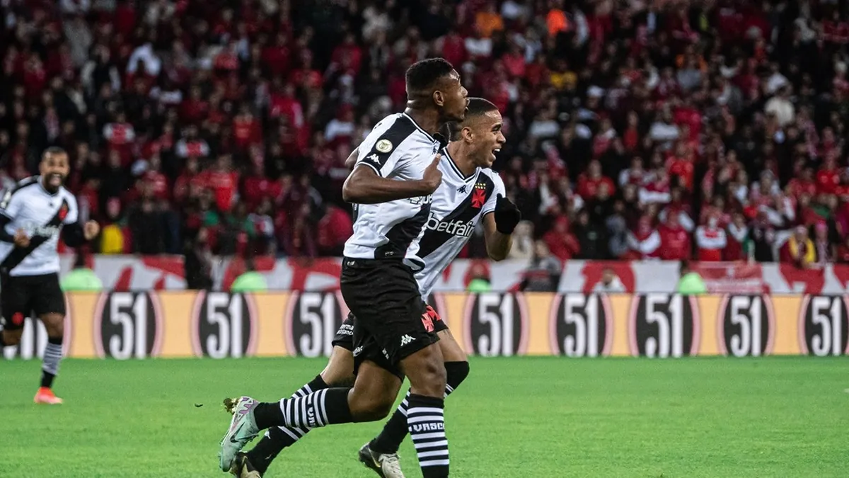 CRB anuncia zagueiro Lyncon, vindo por empréstimo do Vasco!