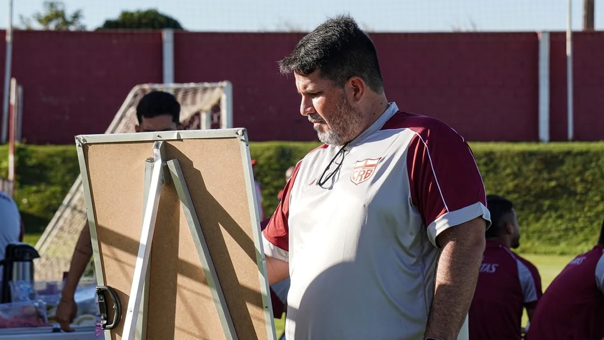 CRB: Barroca faz mudanças no ataque antes do duelo com Criciúma
