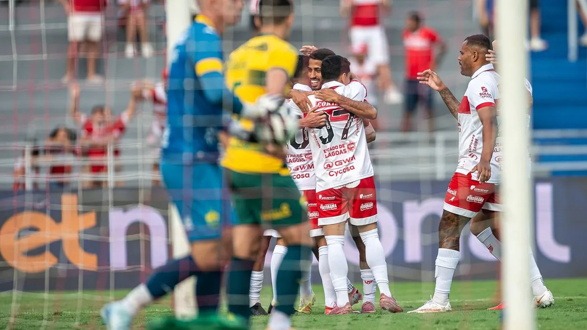 CRB derrota Cuiabá por 3 a 0 e comemora a vitória