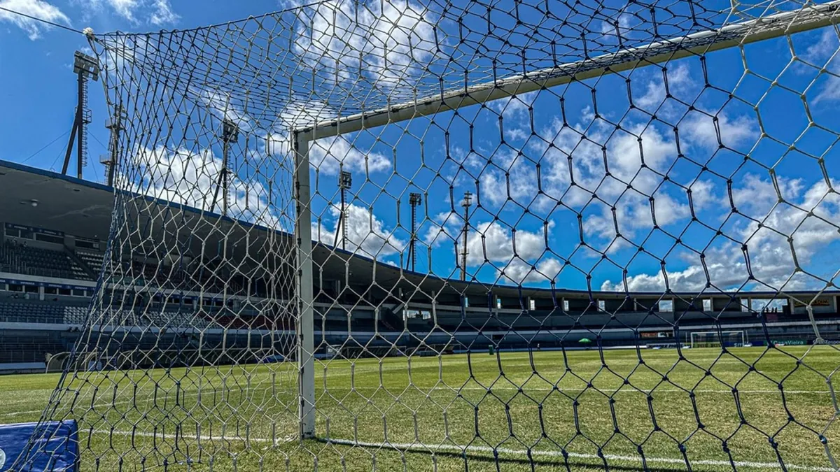 CRB enfrenta América-MG: saiba como assistir e confira as escalações!