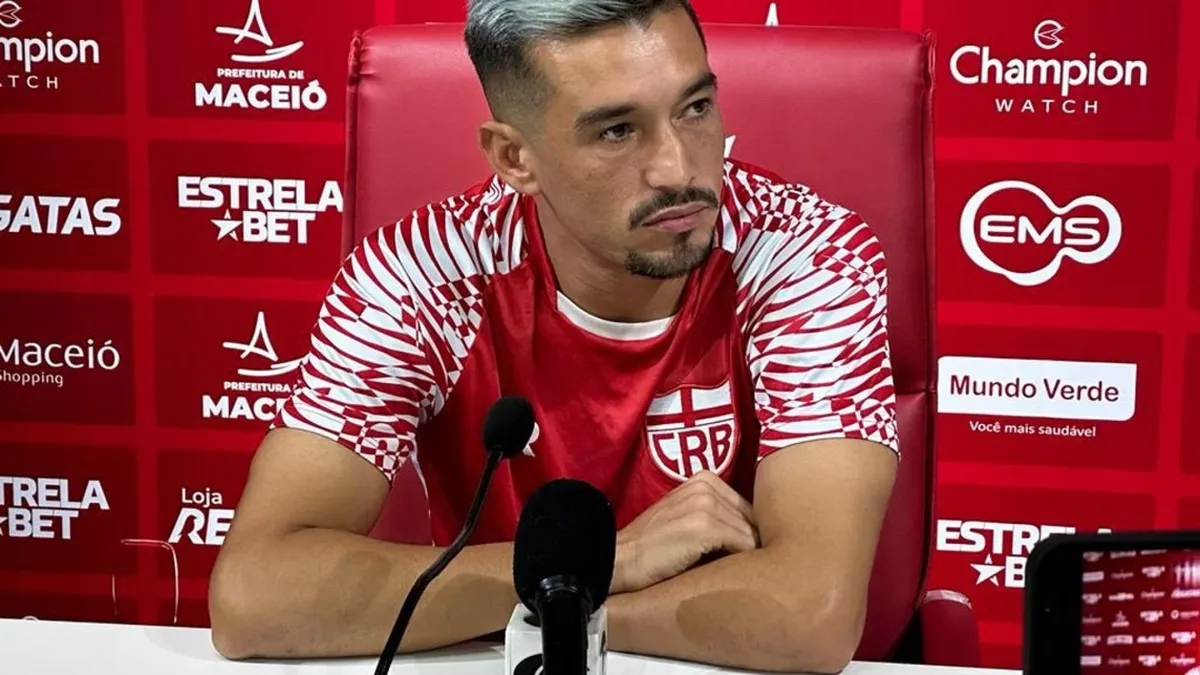 CRB finaliza contrato com meio-campista Juninho Valoura, surpreendendo