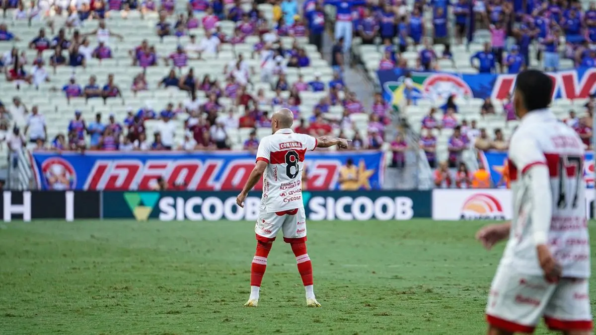 Crystopher supera Mikael em gols no returno