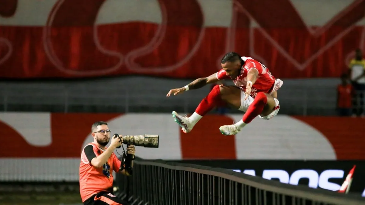 Daniel Paulista mantém escalação no estadual e prepara time para clássico