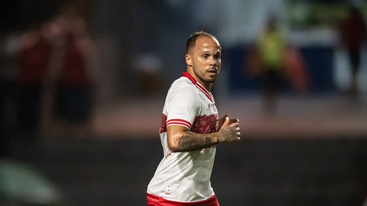 Douglas Baggio se lesiona e preocupa o CRB em jogo contra o América-MG