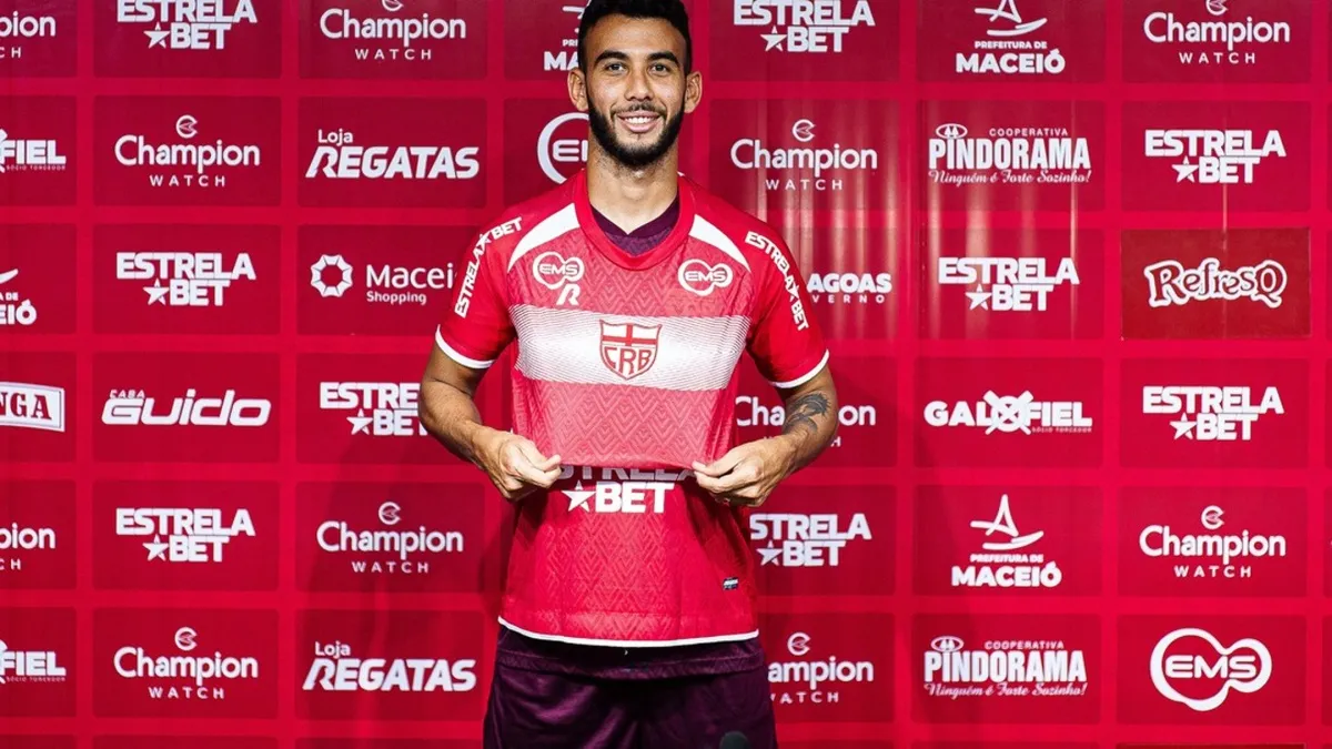 Getúlio, jogador alagoano, revela acordo com CRB e emociona ao falar sobre atuar próximo da família