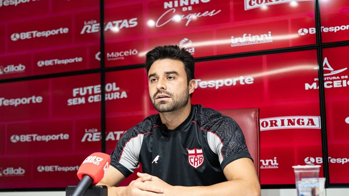 Goleiro Albino defende Wellerson após lance polêmico de Mikael