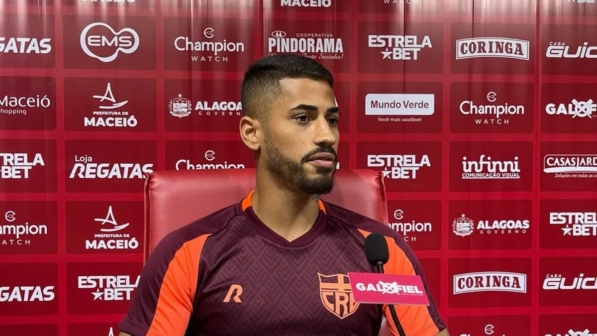 Hereda, jogador do CRB, revela experiência inédita em jogo no domingo de carnaval