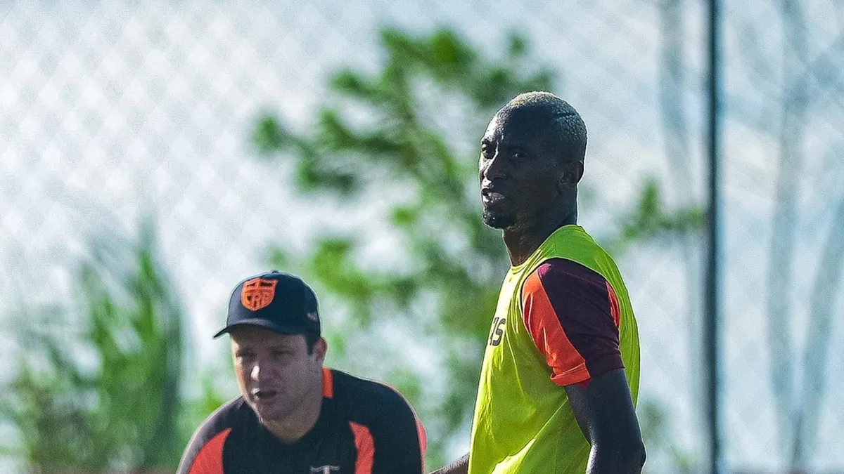 Jorginho ausente e Mike mantido: CRB enfrenta Náutico em jogo crucial
