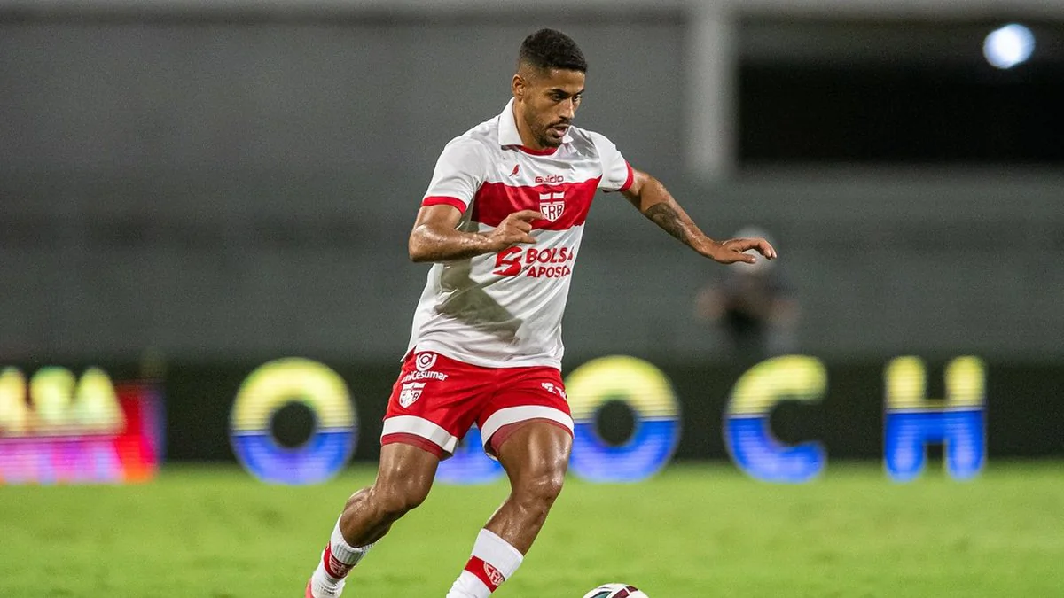 Kevin não treina com o CRB, Hereda lidera equipe