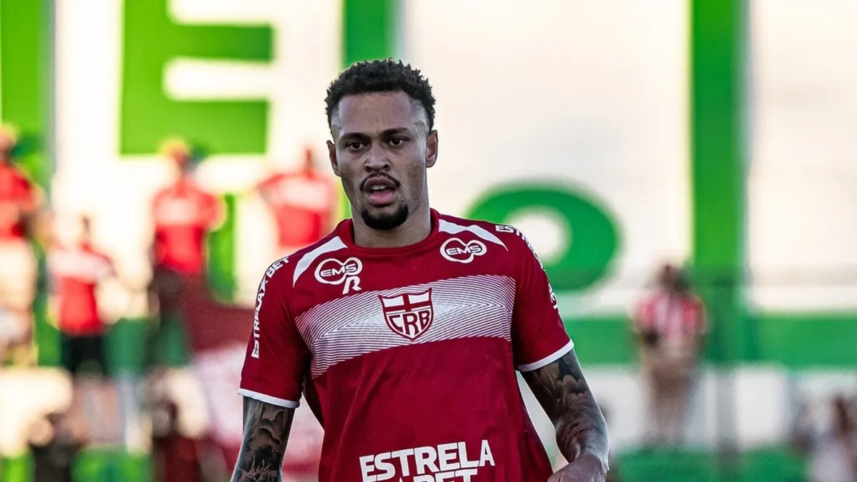 Lateral do CRB terá que passar por cirurgia após lesão grave