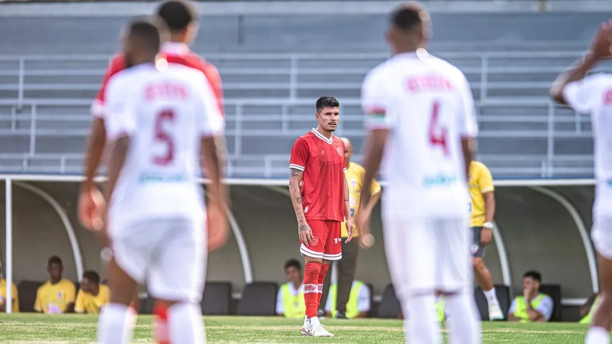Léo, autor do 1º gol do CRB, celebra renovação e fala de desafio