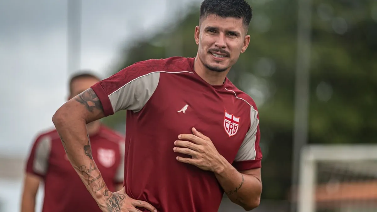 Léo Campos brilha com assistências e ajuda CRB em vitórias seguidas