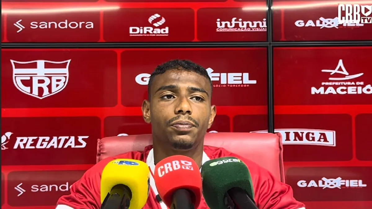 Lyncon fala sobre busca por espaço no CRB após dificuldades no Vasco