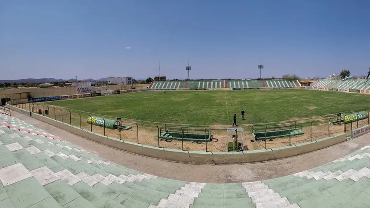 Marroquim comenta sobre estádio em jogo do CRB e Sousa: É normal
