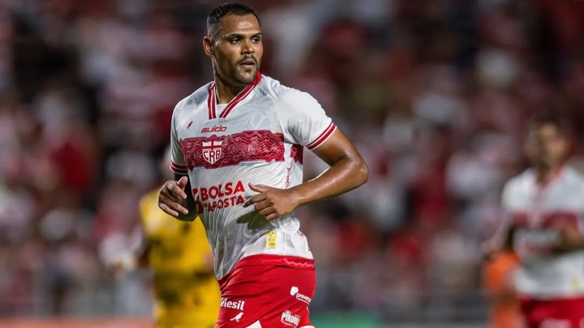Mikael, artilheiro do CRB, elogia Barroca: 'Confiança total nele'
