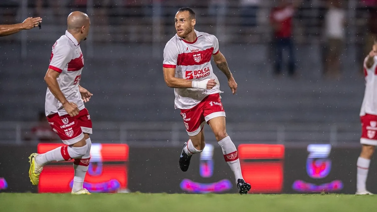 Pedro Castro, destaque do jogo, fala sobre a cobrança do técnico do CRB