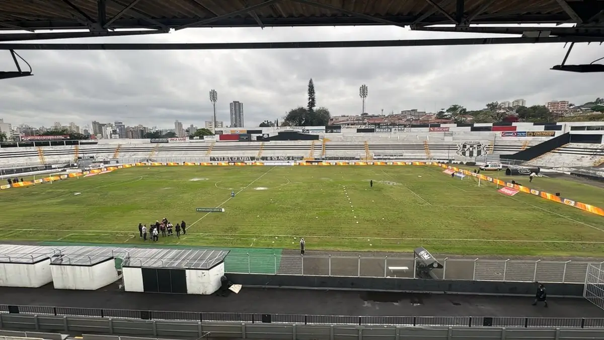 Ponte Preta enfrenta CRB na partida definidora