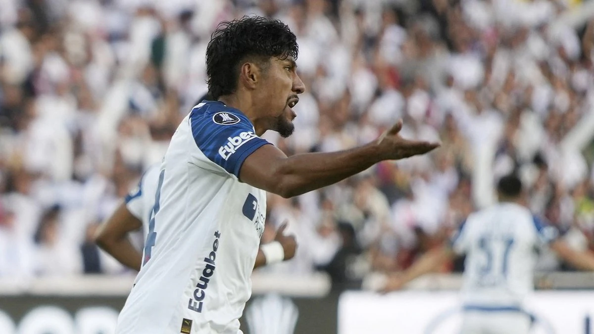 Segovia assume papel importante na Libertadores