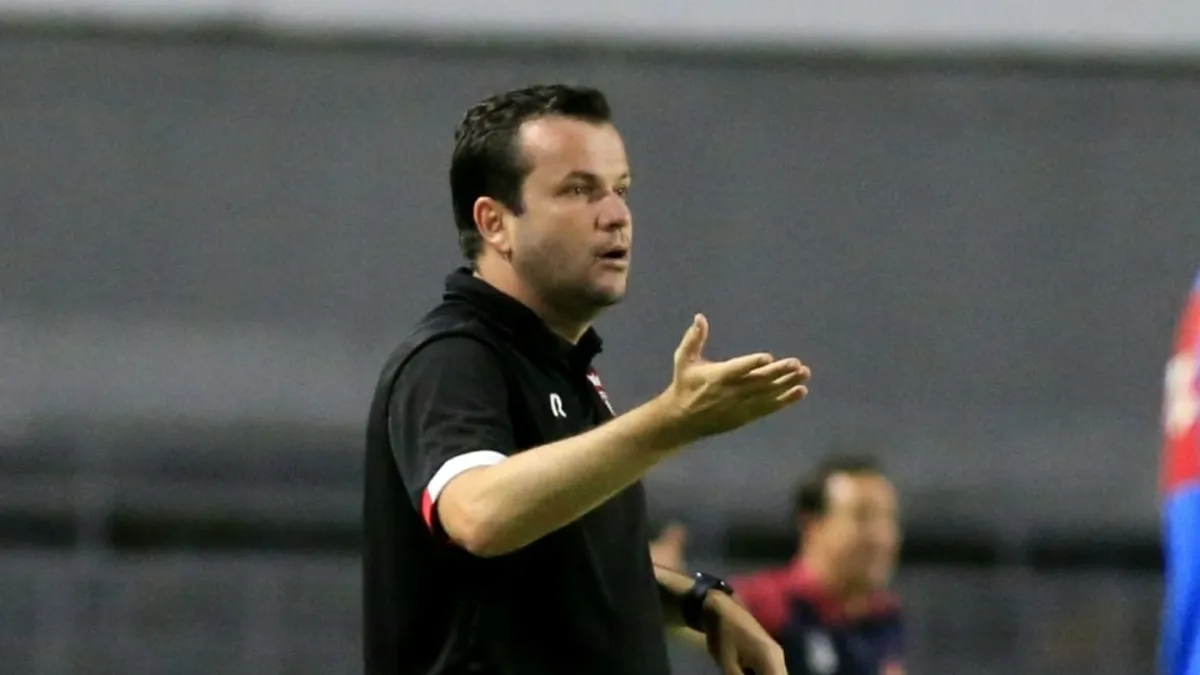 Técnico do CRB, Daniel Paulista busca primeira vitória no clássico contra o CSA