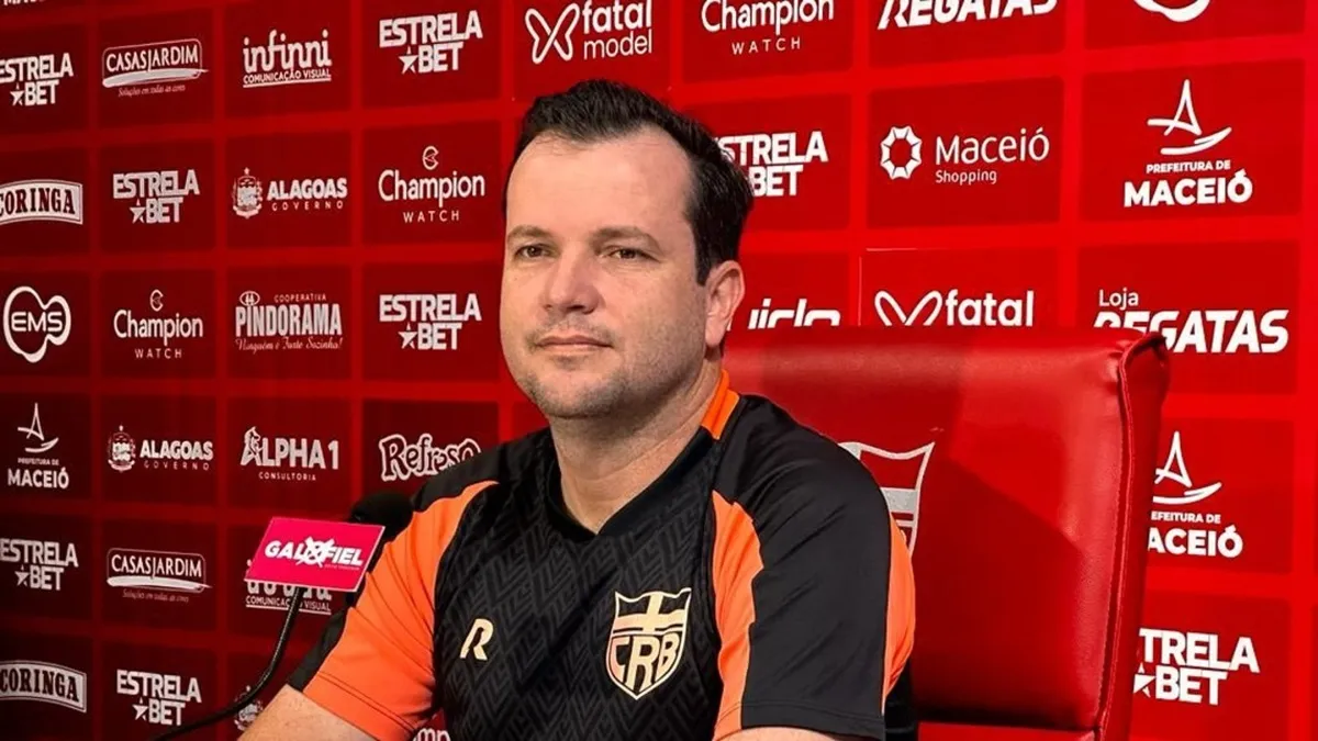 Treinador do CRB opta por viver no CT: imersão total no clube! - Fonte imagem: Globo Esporte
